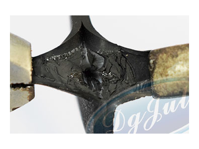 高濃度快干膠，一款高強度耐磨的粘橡膠的膠水