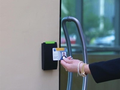 粘電子的灌封膠水，導熱絕緣性能優異